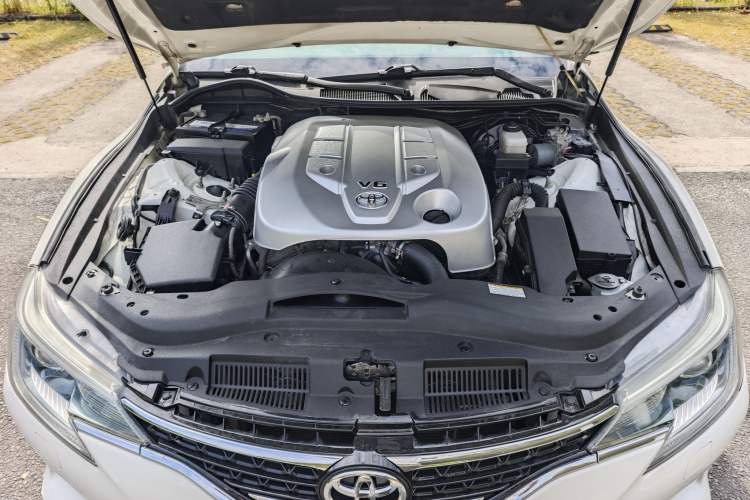 Used Toyota Reiz 2013 2.5V Shangrui Edition Engine Bay