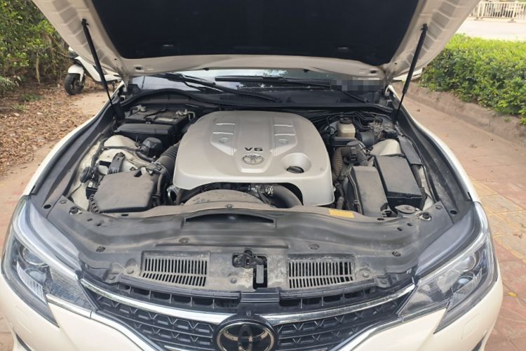 Used Toyota Reiz 2013 3.0V Zunrui Navigation Edition Engine Bay