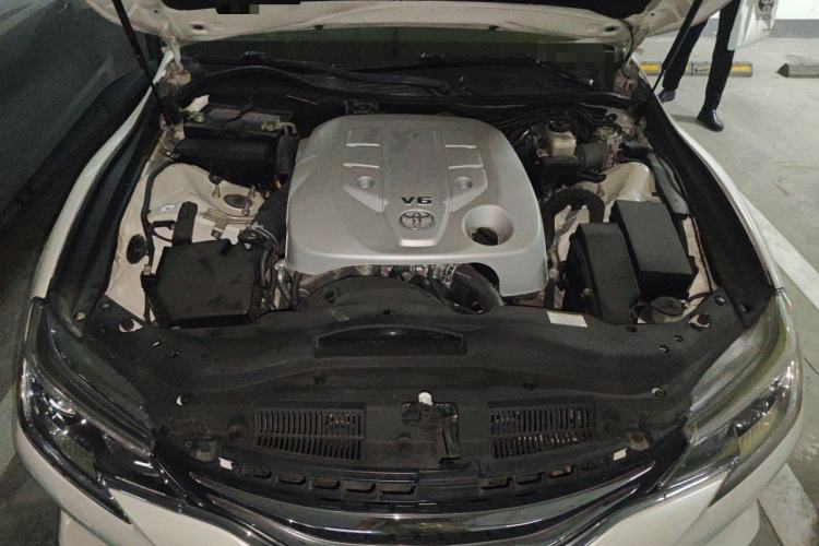 Used Toyota Reiz 2013 2.5S Elite Edition Engine Bay