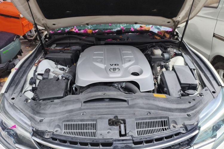 Used Toyota Reiz 2013 2.5V Shangrui Edition Engine Bay