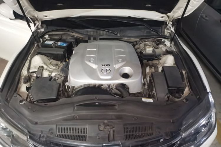 Used Toyota Reiz 2013 2.5S Elite Edition Engine Bay