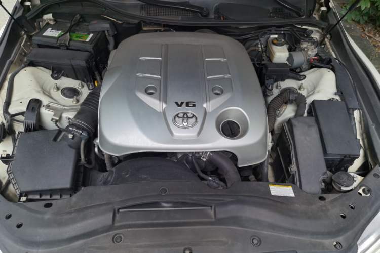 Used Toyota Reiz 2013 2.5S Elite Edition Engine Bay