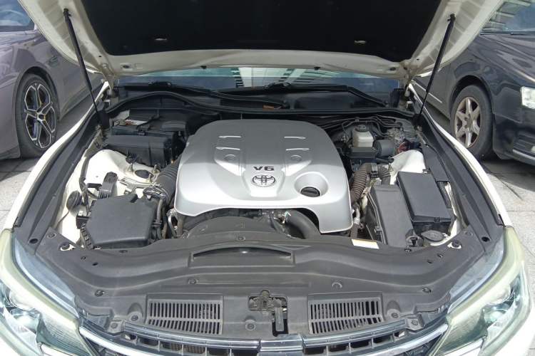 Used Toyota Reiz 2013 2.5V Elite Edition Engine Bay
