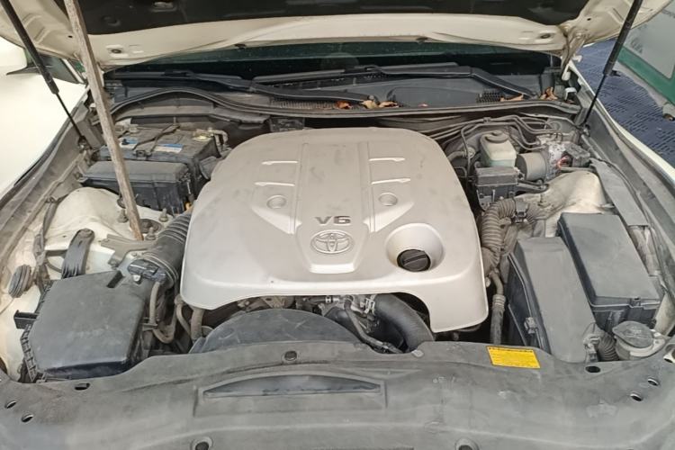 Used Toyota Reiz 2013 2.5S Elite Edition Engine Bay