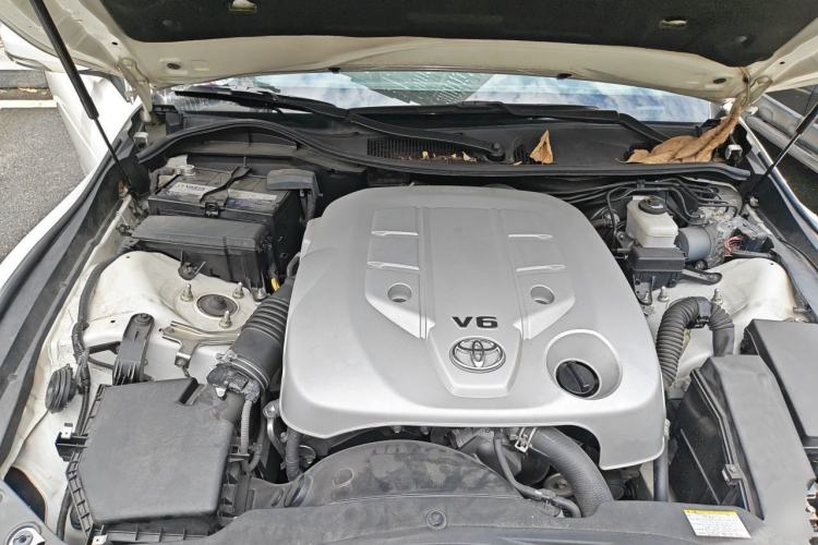 Used Toyota Reiz 2013 2.5V Shangrui Edition Engine Bay