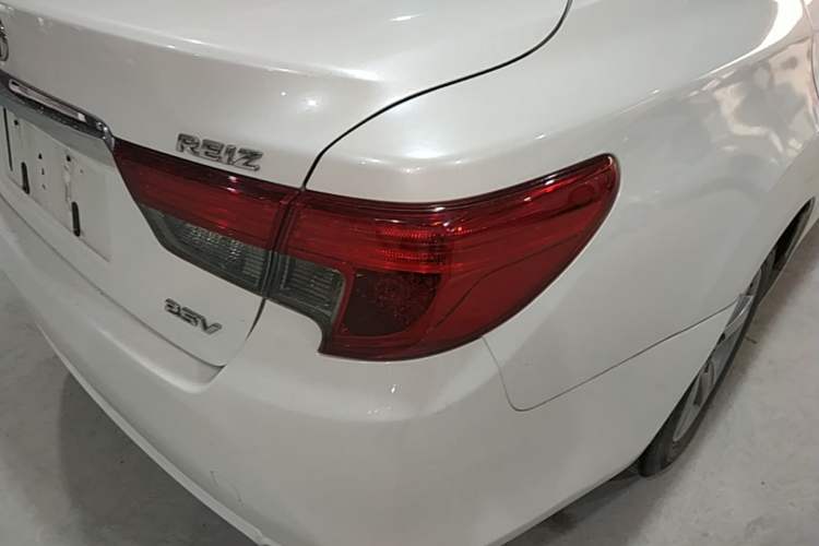 Used Toyota Reiz 2013 2.5V Elite Edition Exterior 3