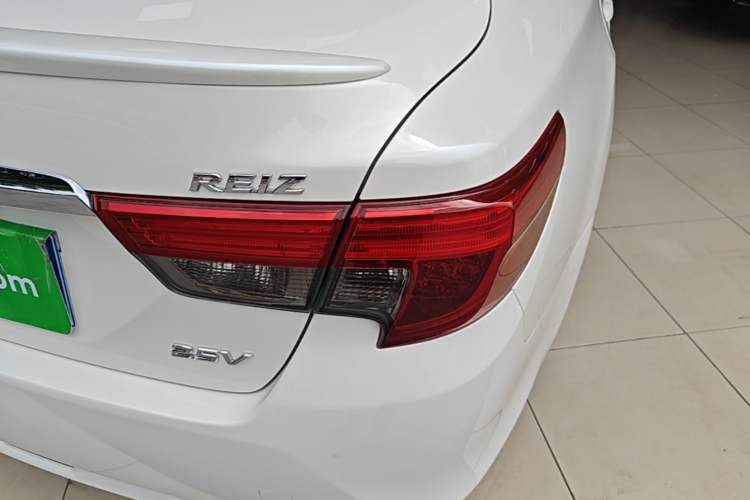 Used Toyota Reiz 2013 2.5V Elite Edition Exterior 3