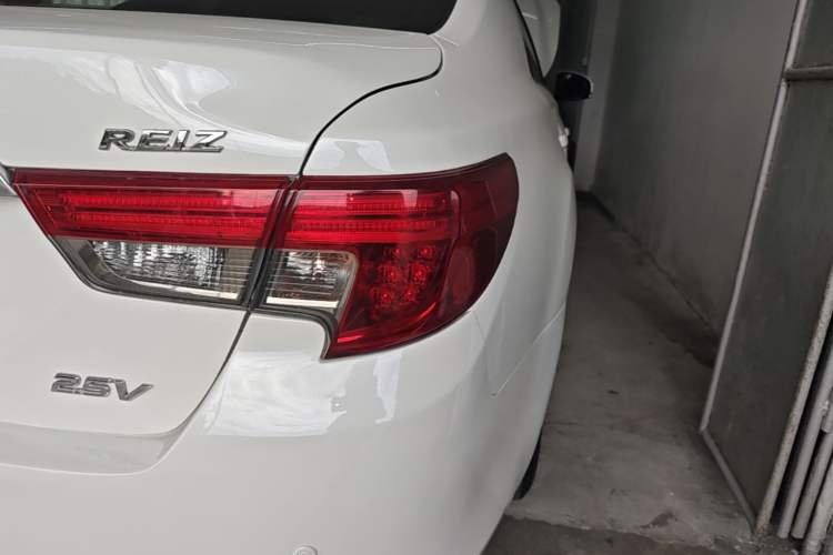 Used Toyota Reiz 2013 2.5V Elite Edition Exterior 3
