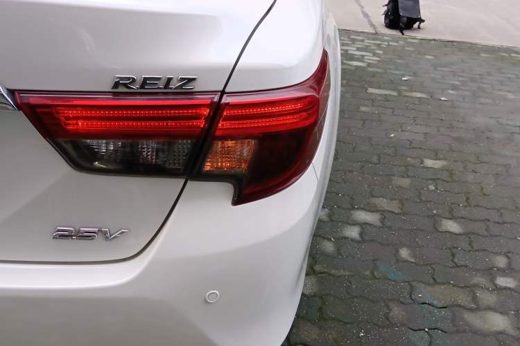 Used Toyota Reiz 2013 2.5V Elite Edition Exterior 3