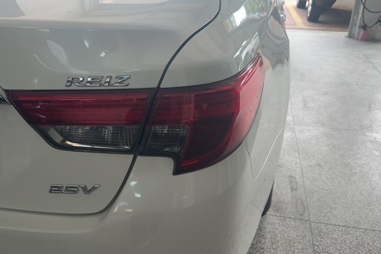 Used Toyota Reiz 2013 2.5V Elite Edition Exterior 8