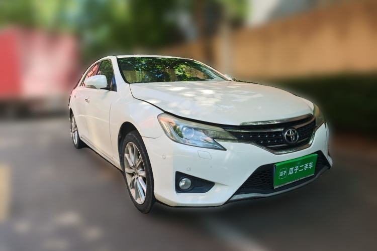 Used Toyota Reiz 2013 2.5V Luxury Navigation Edition Front Right 45 Deg