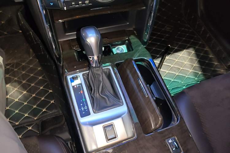 Used Toyota Reiz 2013 2.5V Shangrui Edition Gear Lever