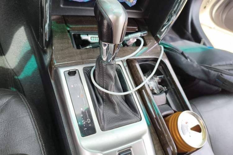 Used Toyota Reiz 2013 2.5V Elite Edition Gear Lever