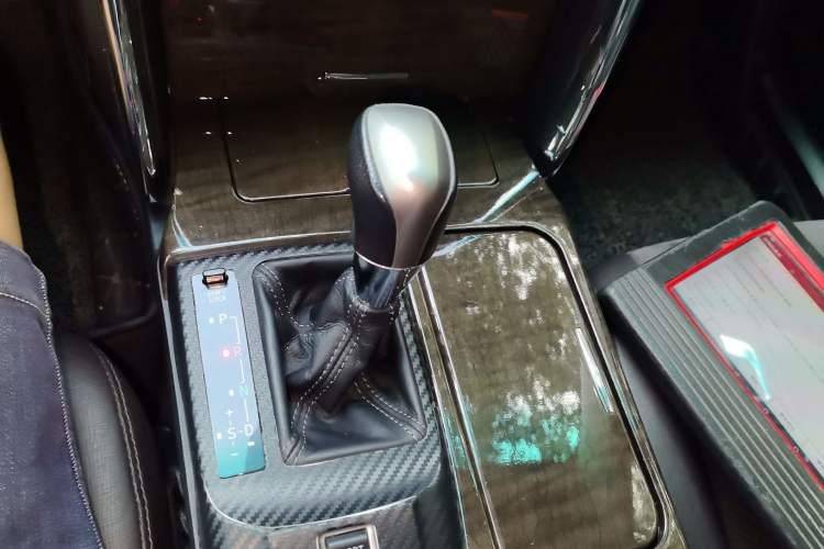 Used Toyota Reiz 2013 2.5V Shangrui Edition Gear Lever