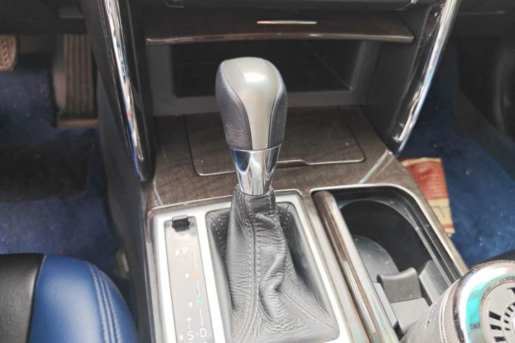 Used Toyota Reiz 2013 2.5V Shangrui Edition Gear Lever
