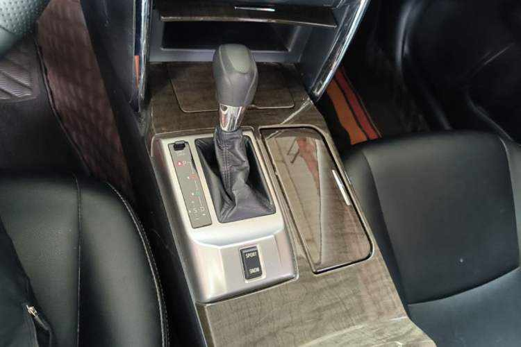 Used Toyota Reiz 2013 2.5S Elite Edition Gear Lever