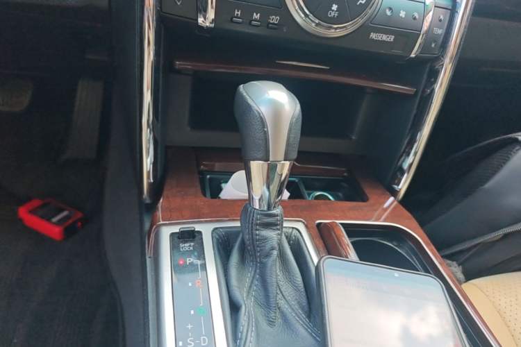 Used Toyota Reiz 2013 2.5V Shangrui Edition Gear Lever
