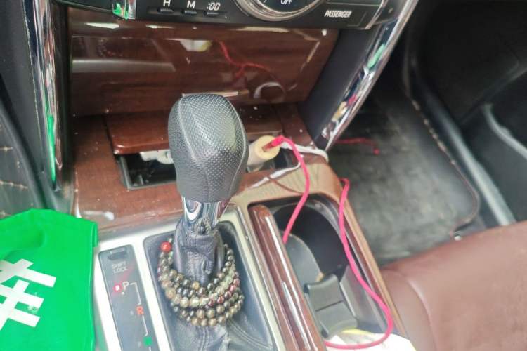 Used Toyota Reiz 2013 2.5S Elite Edition Gear Lever