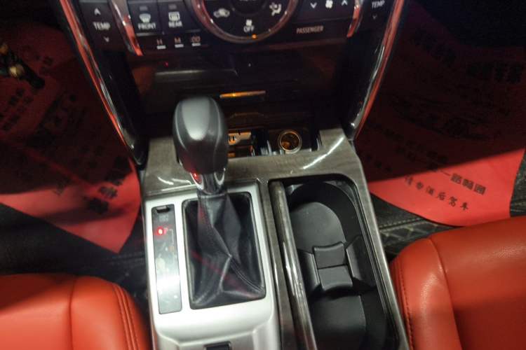 Used Toyota Reiz 2013 2.5S Elite Edition Gear Lever