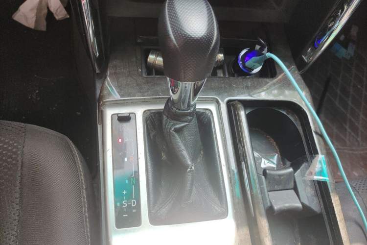 Used Toyota Reiz 2013 2.5S Elite Edition Gear Lever