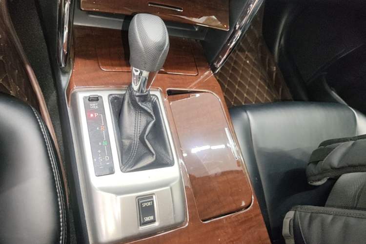 Used Toyota Reiz 2013 2.5S Elite Edition Gear Lever