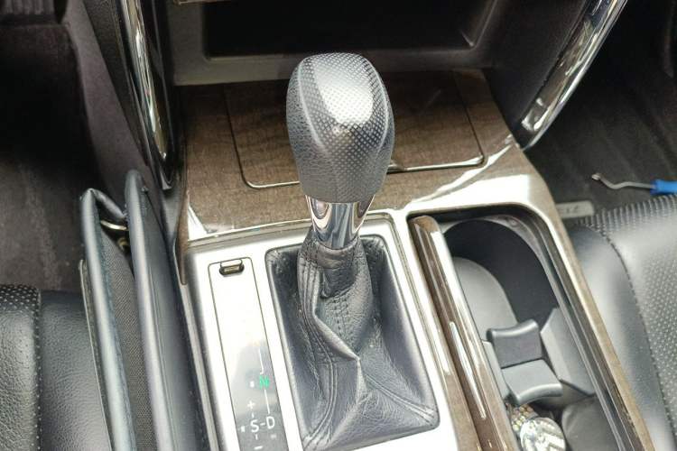 Used Toyota Reiz 2013 2.5S Elite Edition Gear Lever