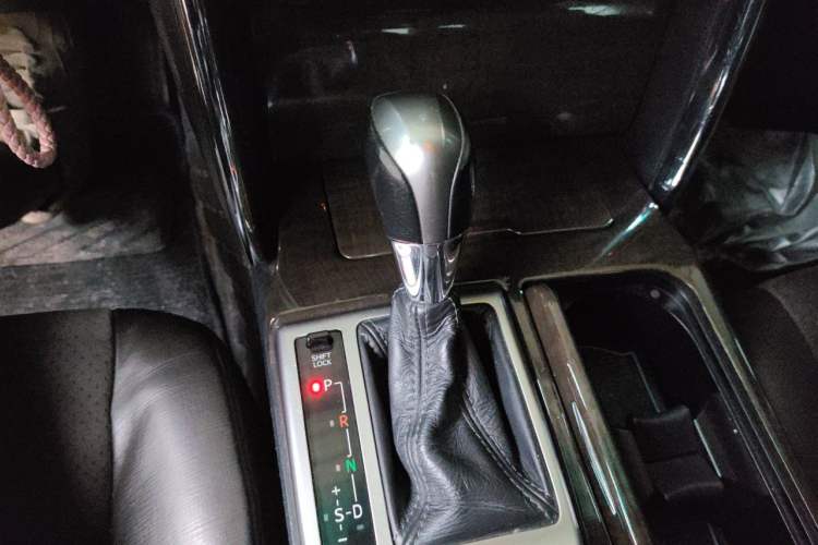Used Toyota Reiz 2013 2.5V Shangrui Edition Gear Lever
