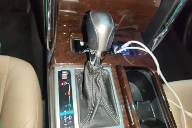 Used Toyota Reiz 2013 2.5V Shangrui Edition Gear Lever