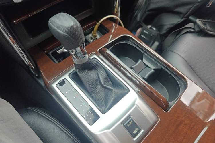Used Toyota Reiz 2013 2.5S Elite Edition Gear Lever