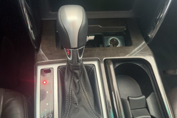 Used Toyota Reiz 2013 2.5V Elite Edition Gear Lever