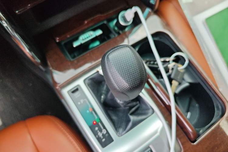 Used Toyota Reiz 2013 2.5S Elite Edition Gear Lever