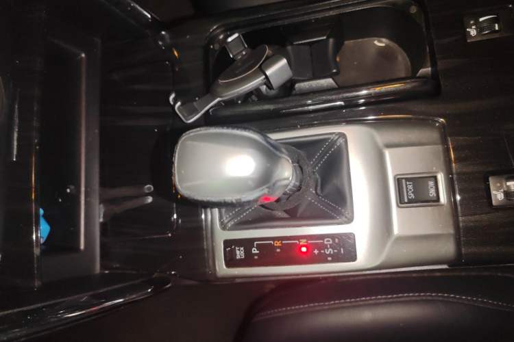 Used Toyota Reiz 2013 2.5V Shangrui Navigation Edition Gear Lever
