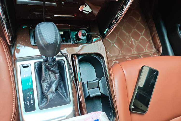 Used Toyota Reiz 2013 2.5S Elite Edition Gear Lever