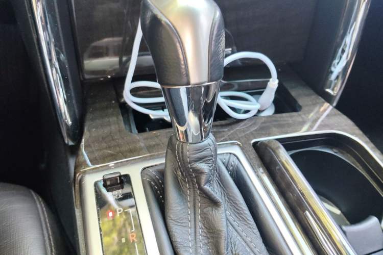 Used Toyota Reiz 2013 2.5V Shangrui Navigation Edition Gear Lever