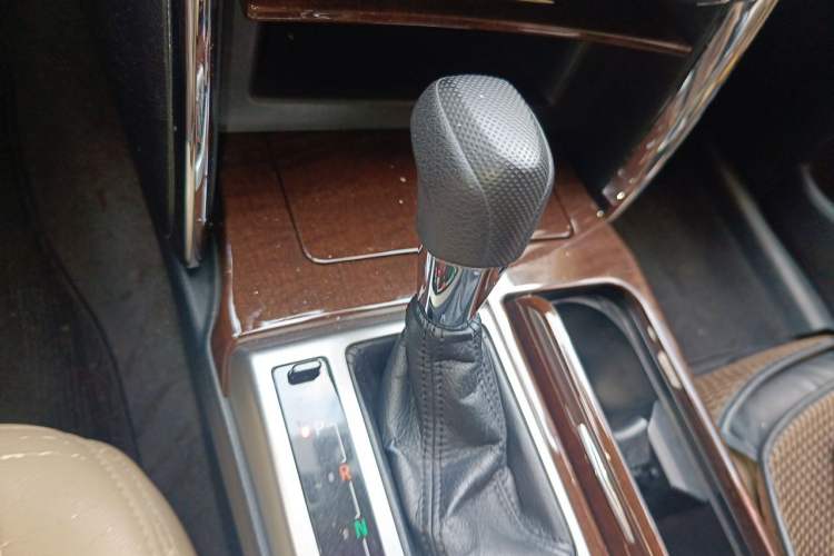 Used Toyota Reiz 2013 2.5S Elite Edition Gear Lever