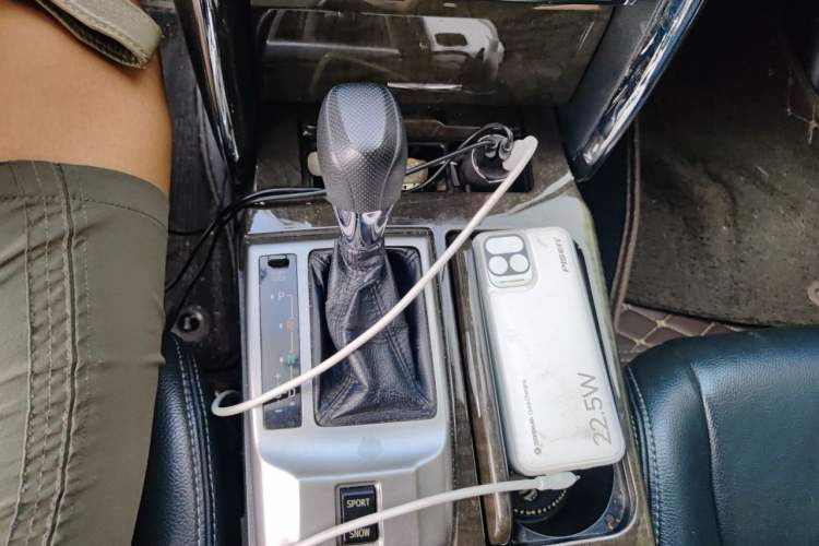 Used Toyota Reiz 2013 2.5S Elite Edition Gear Lever