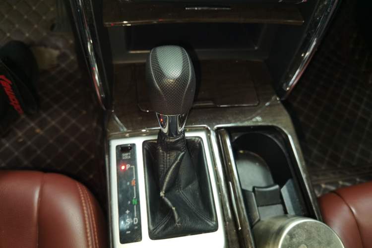 Used Toyota Reiz 2013 2.5S Elite Edition Gear Lever