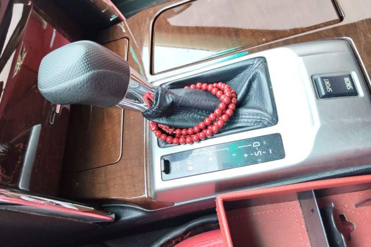 Used Toyota Reiz 2013 2.5S Elite Edition Gear Lever
