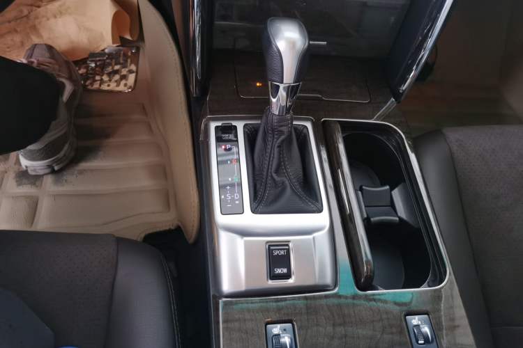 Used Toyota Reiz 2013 2.5V Shangrui Edition Gear Lever