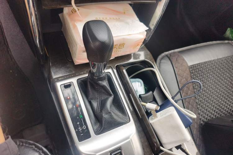Used Toyota Reiz 2013 2.5S Elite Edition Gear Lever