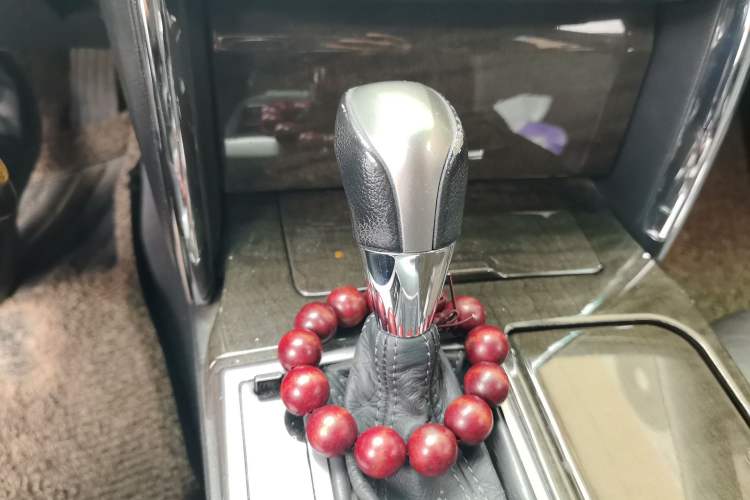 Used Toyota Reiz 2013 2.5V Elite Edition Gear Lever