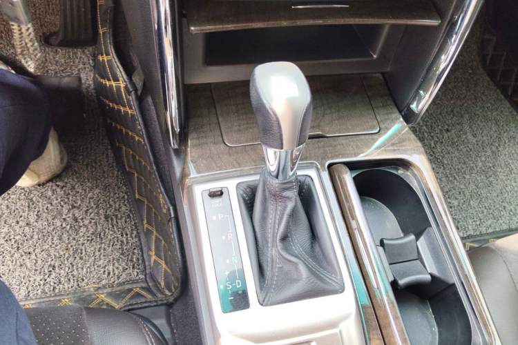 Used Toyota Reiz 2013 2.5V Shangrui Edition Gear Lever