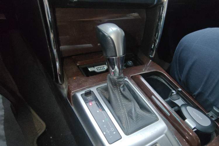 Used Toyota Reiz 2013 2.5V Shangrui Edition Gear Lever