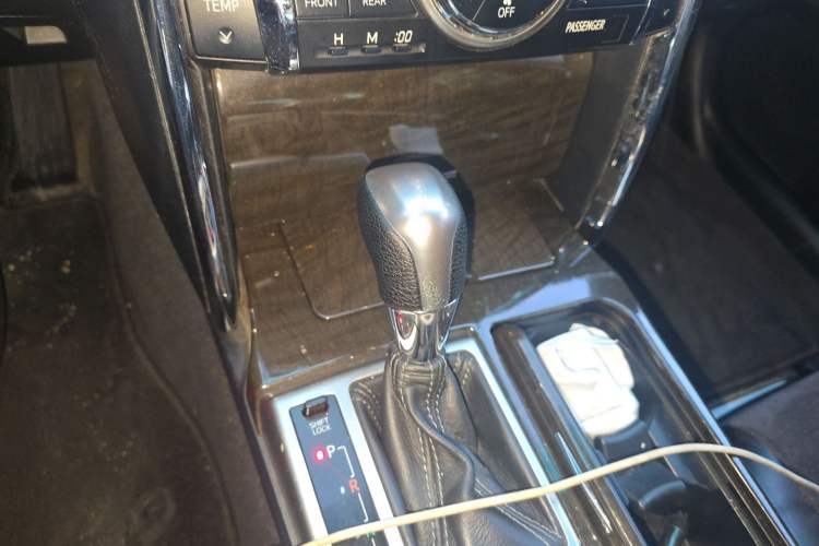 Used Toyota Reiz 2013 2.5V Shangrui Edition Gear Lever