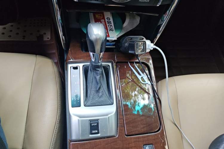 Used Toyota Reiz 2013 2.5V Elite Edition Gear Lever