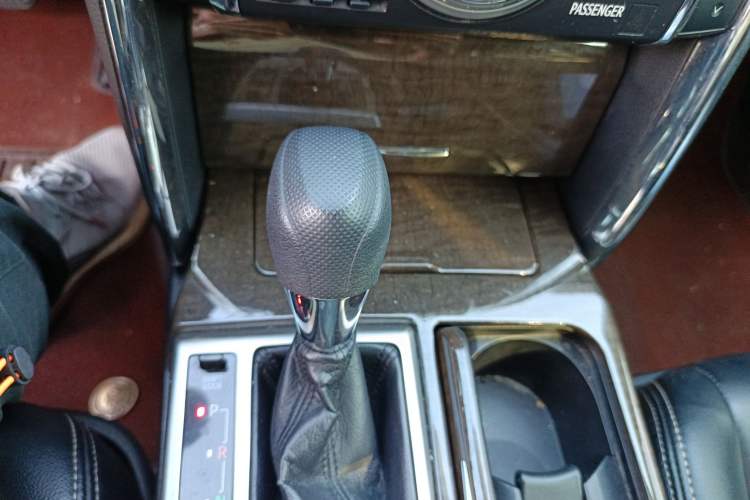Used Toyota Reiz 2013 2.5S Elite Edition Gear Lever