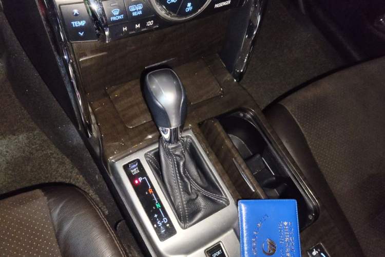 Used Toyota Reiz 2013 2.5V Shangrui Edition Gear Lever