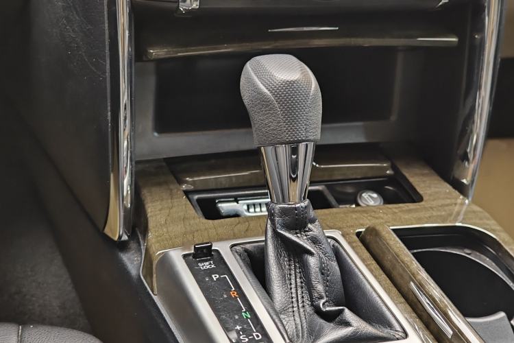 Used Toyota Reiz 2013 2.5S Elite Edition Gear Lever