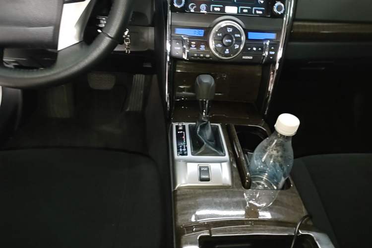 Used Toyota Reiz 2013 2.5S Elite Edition Gear Lever