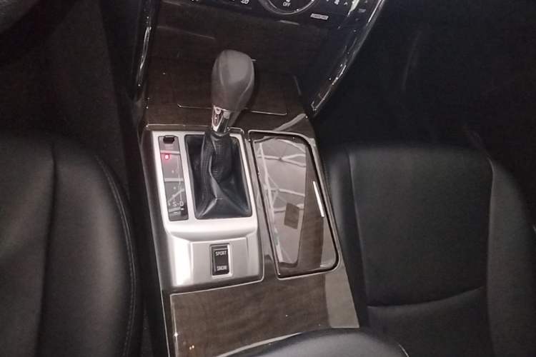 Used Toyota Reiz 2013 2.5S Elite Edition Gear Lever
